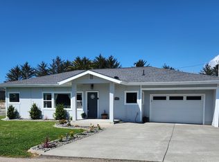 1244 Moore St, Brookings, OR 97415