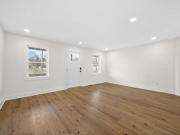 5th image of 130 Veterans Dr