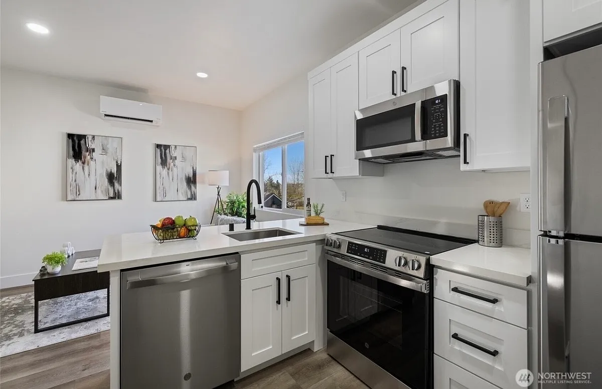 Building Photo - 619 S 35th St #D