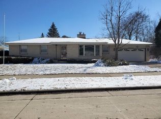 8059 49th Ave, Kenosha, WI 53142