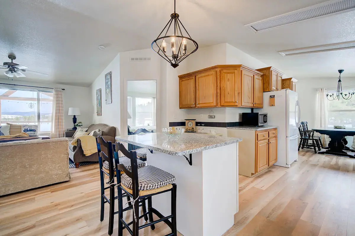 3 bed, 1248 sqft, $2,250 — Photo 1