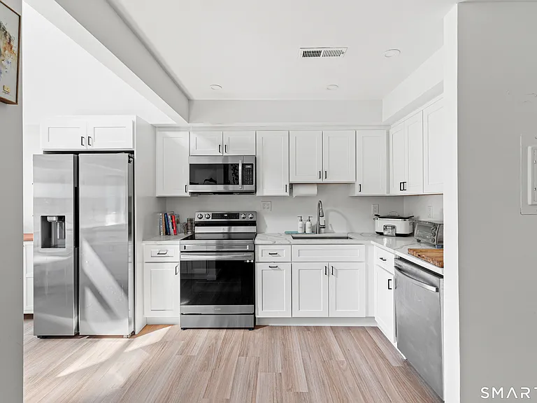 500 Glendale Ave #6 — Photo 4