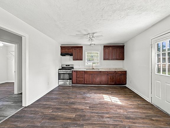 5th image of 2347 Hagan St