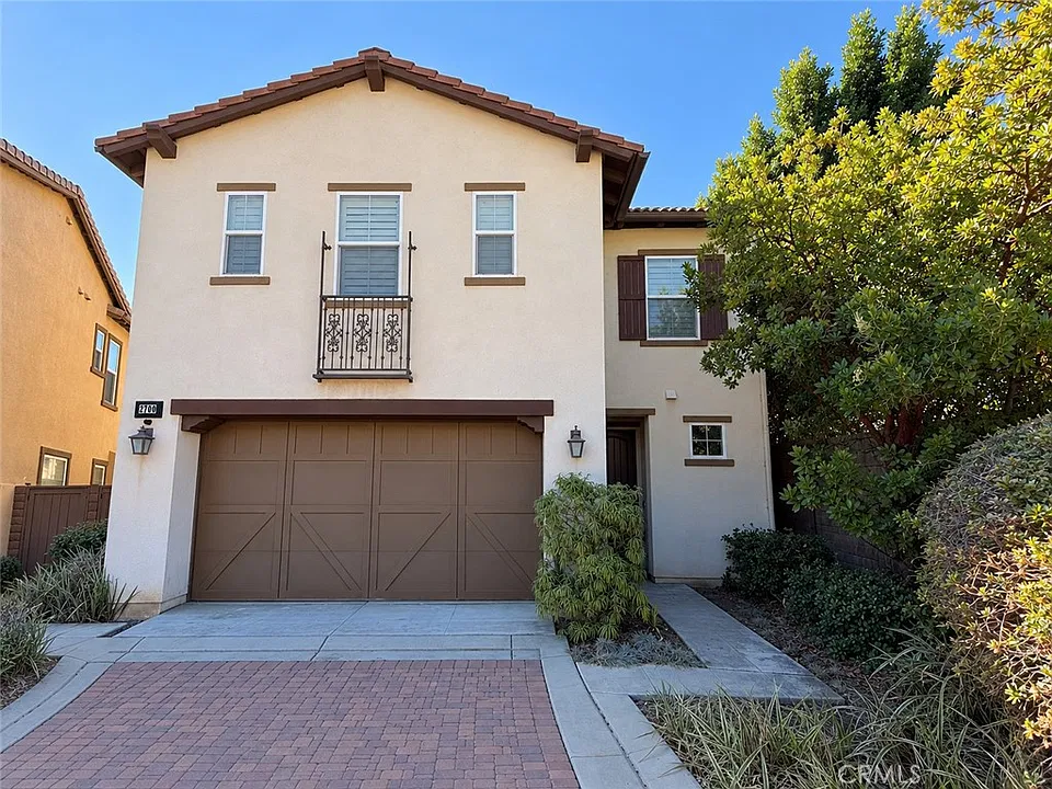 2700 E Coalinga Dr