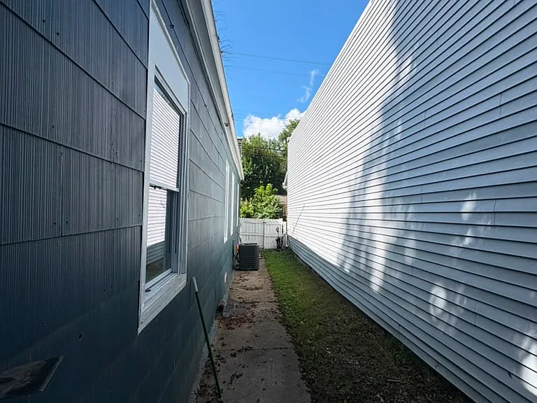 307 E 13th St — Photo 20