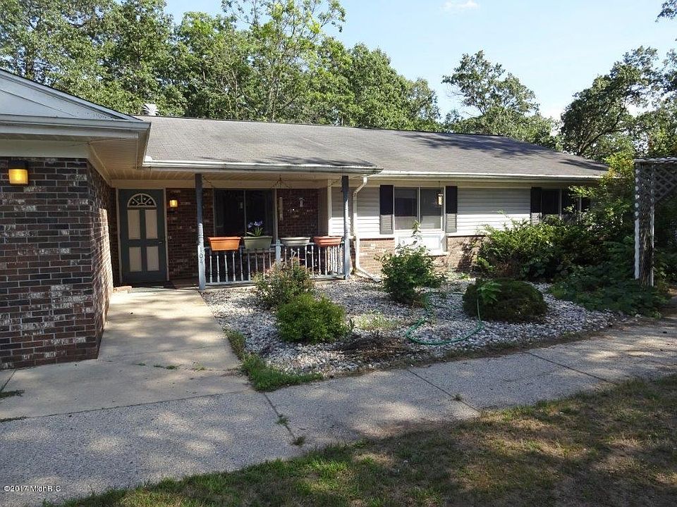 1st image of 104 S Morgan St
