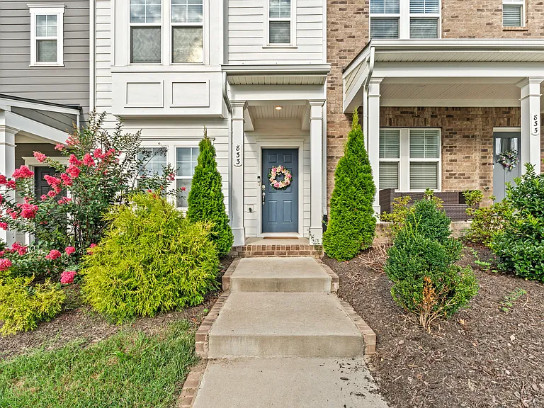 833 Westcott Ln — Photo 28