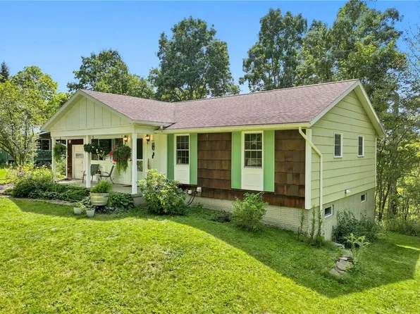 101 Park Ln, Ithaca, NY 14850