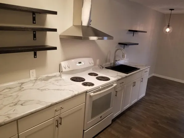 302 National Ave NW #2, Grand Rapids, MI 49504