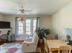 16 Glenville Ave