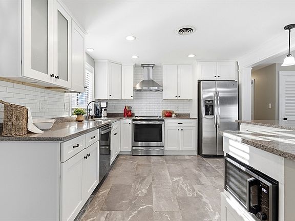 3rd image of 13 Ralph Rd