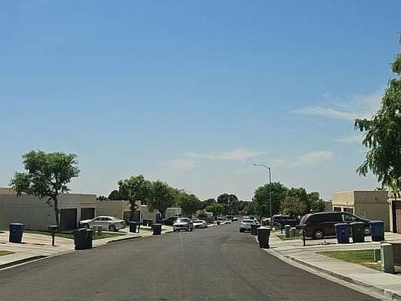 3rd image of 1502 W Hillside Pl