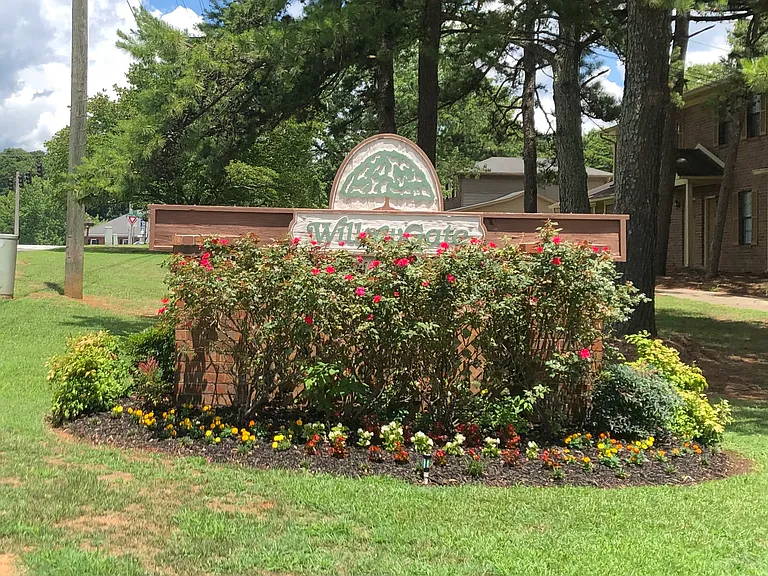 757 Willowgate Cir #B — Photo 6
