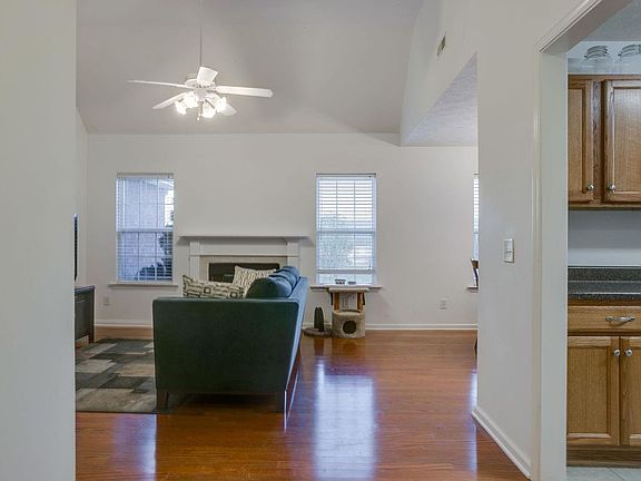 4th image of 2208 Rankin Dr