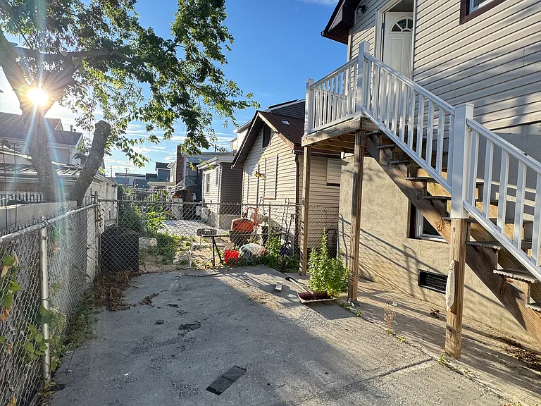 34 Seafoam St — Photo 13