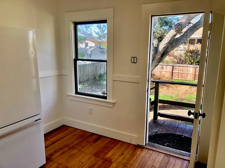 2226 Curtis St — Photo 12