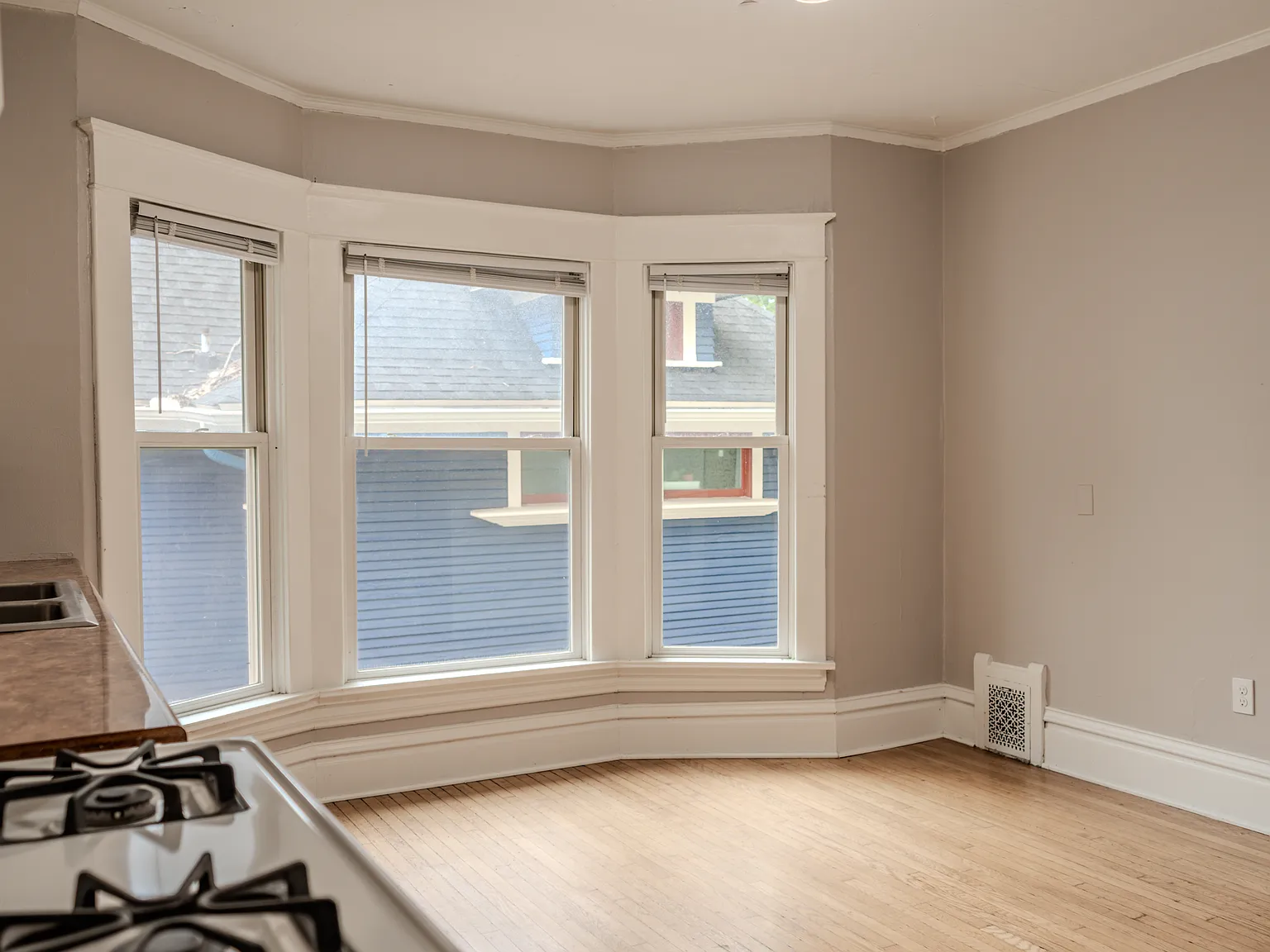 1 bed, 796 sqft, $1,450 — Photo 4