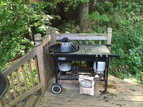 BBQ deck on the side.