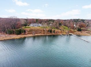 776 Navesink River Rd, Middletown, NJ 07701