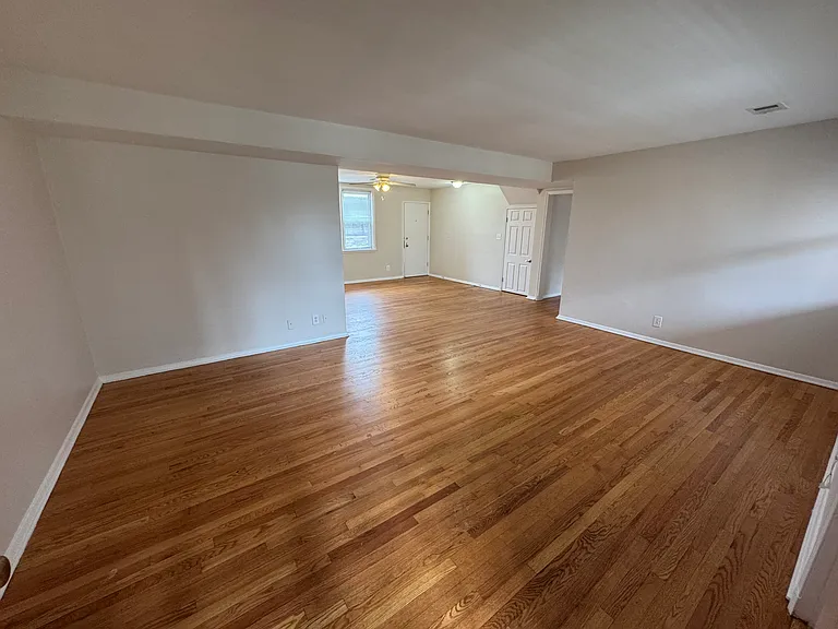 Woodcliffe Manor Apartments — Photo 20