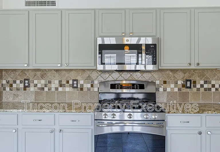 10176 N Nine Iron Dr — Photo 3