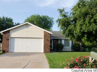 33 Hollybrook Dr, Springfield, IL 62702