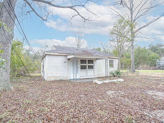 3rd image of 2619 Lark Dr