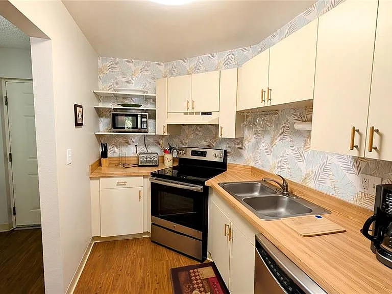 1515 Pinellas Bayway S #46 — Photo 15