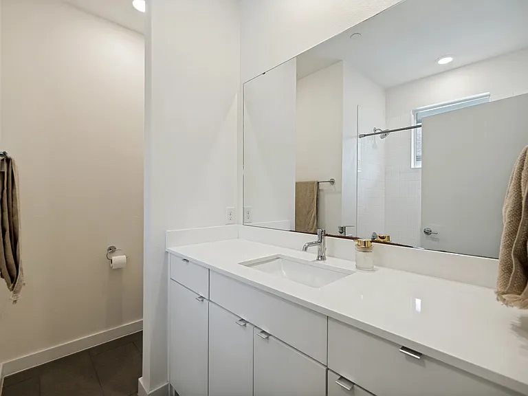 5018 Bryan St #201 — Photo 11