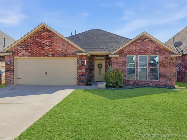 508 E Grant Pl, Bristow, OK 74010