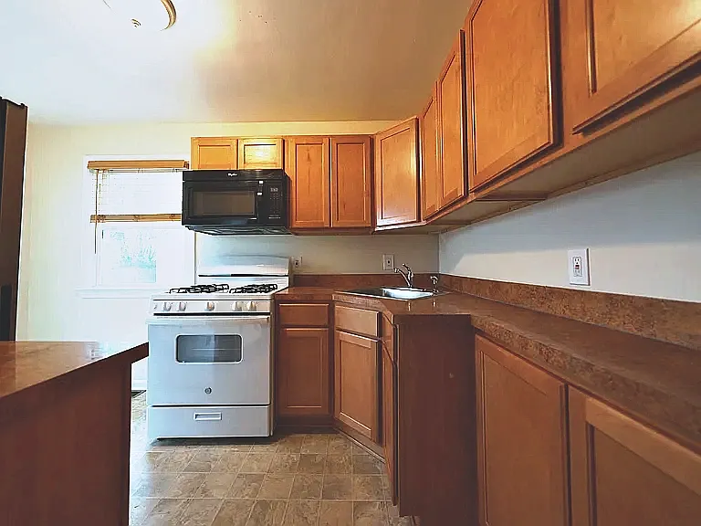 16913 Lotus Dr — Photo 6