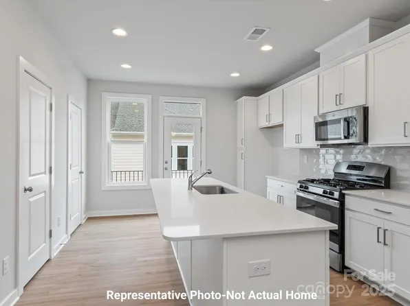 9927 Ansonborough Sq, Huntersville, NC 28078
