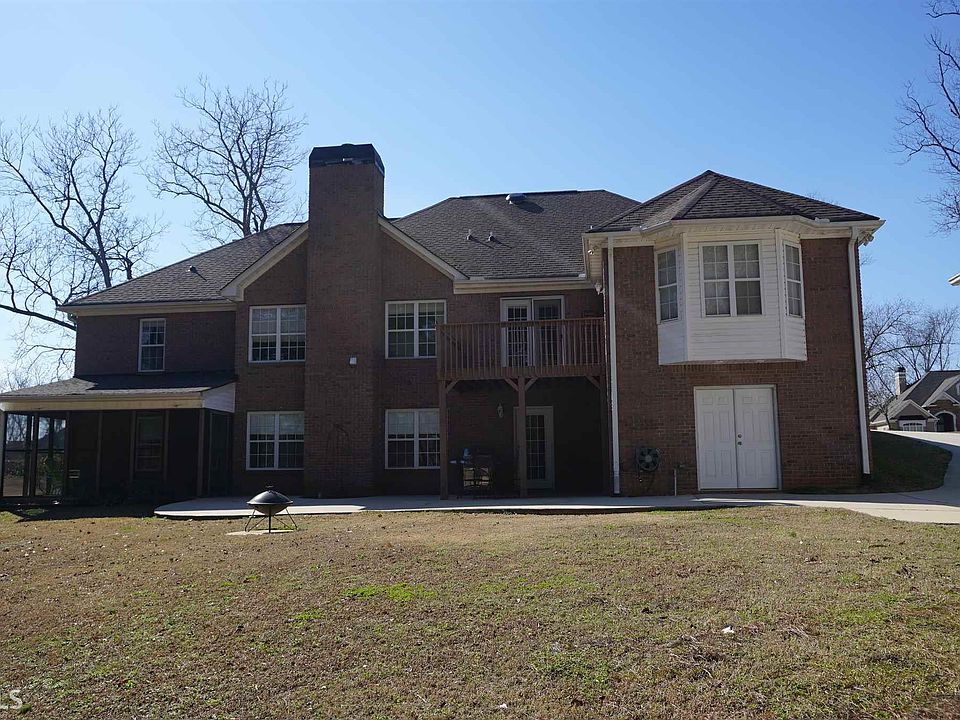 2nd image of 15 Lake Park Ct