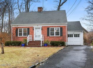 22 Osee Pl, Cos Cob, CT 06807