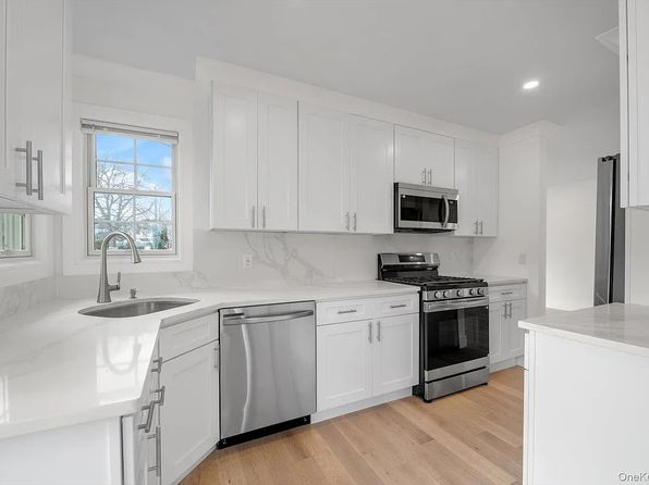 1 Manhasset Ave #B2EAC5299