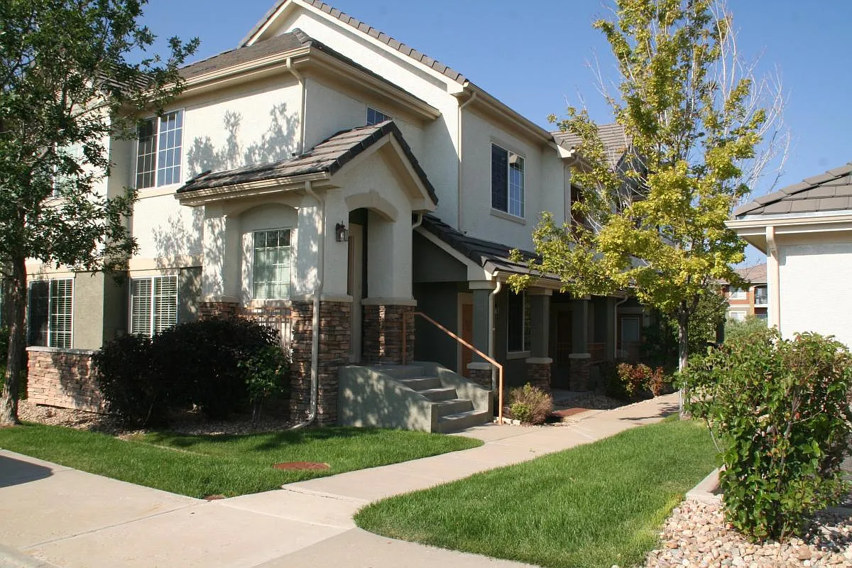 2 bed, 1082 sqft, $1,900 — Photo 1