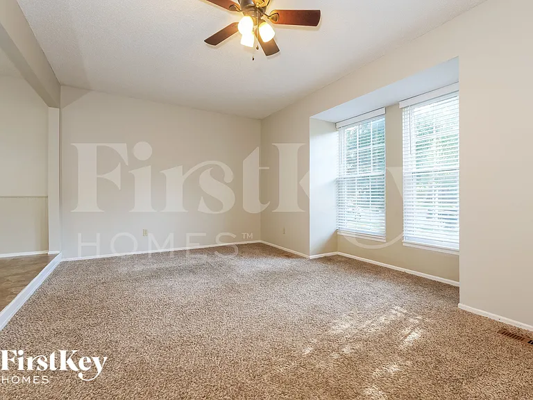 14000 S Tomahawk Dr — Photo 2
