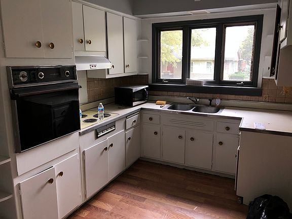 3rd image of 409 Blackhawk Dr