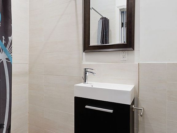 3rd image of 204 E 7th St APT 12
