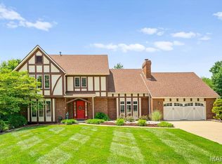 10 Cypress Point Dr, Collinsville, IL 62234