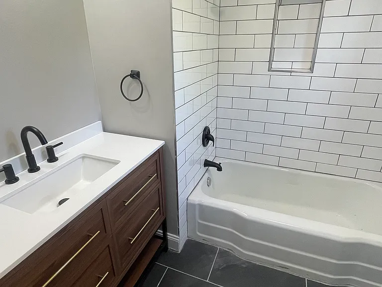 2655 Laburnum Ave SW — Photo 16