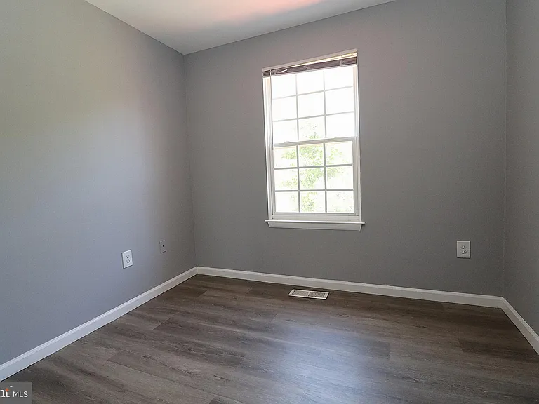 18365 Honeylocust Cir — Photo 17