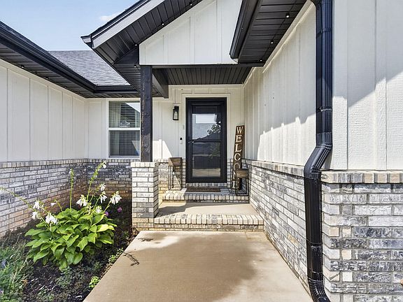 3rd image of 4247 Tuscany Circle
