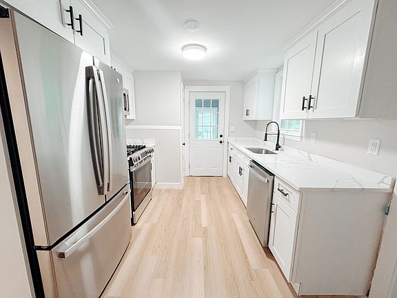 3rd image of 21 Bridge St