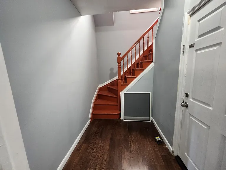 152 S 10th St #3E — Photo 11