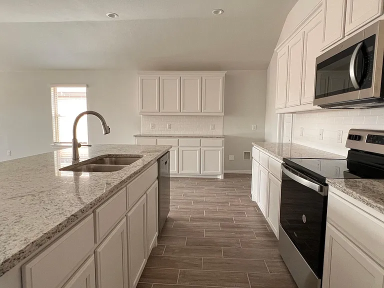 5744 Brookville Dr — Photo 11