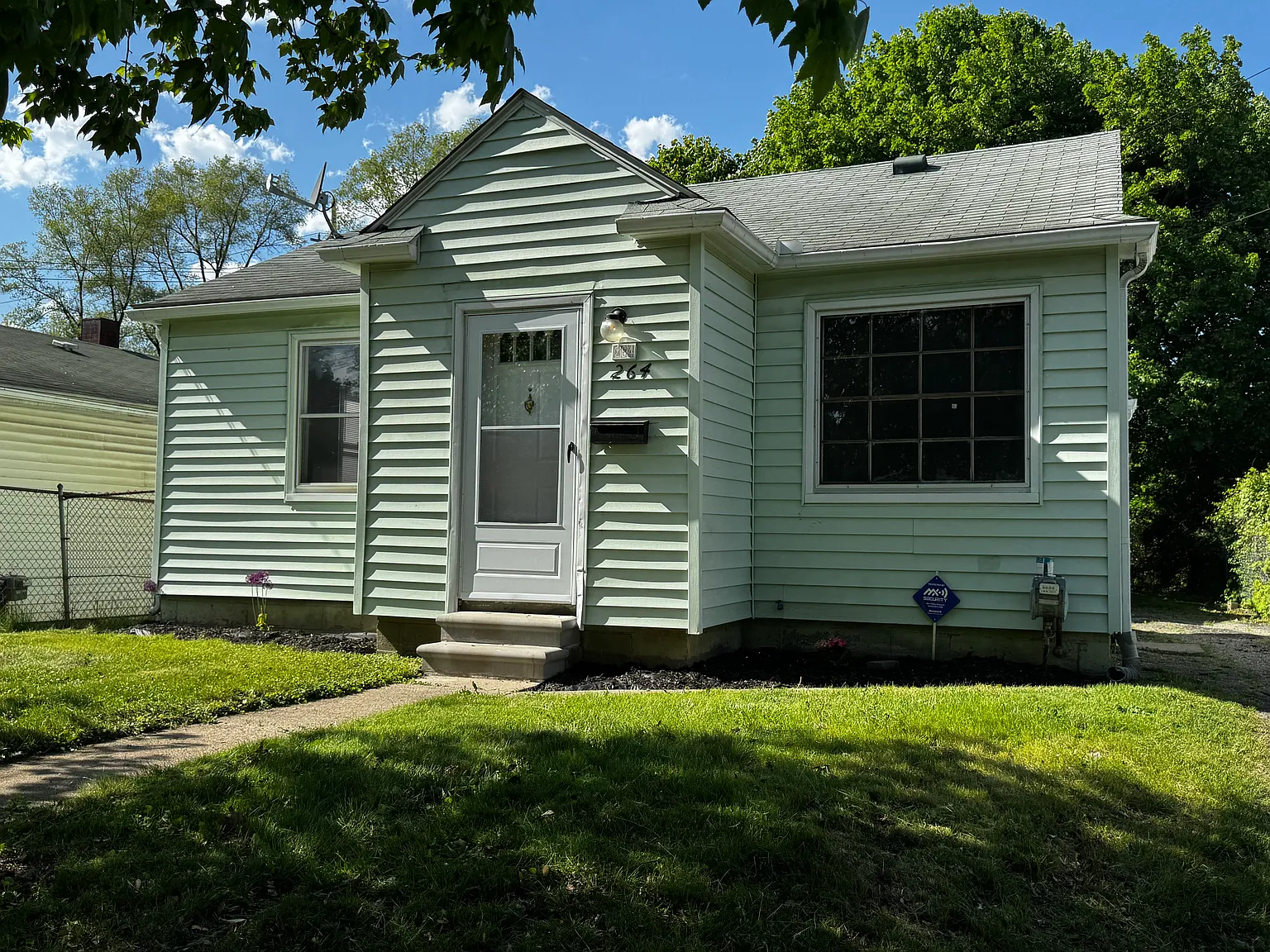 264 Rapid St photo 1
