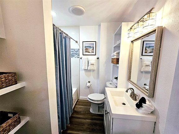 3rd image of 1117 Ocean Dr #1117D