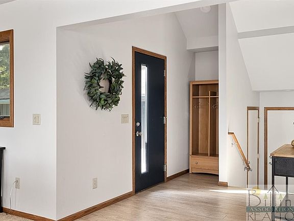 3rd image of 4808 Arapaho Trl