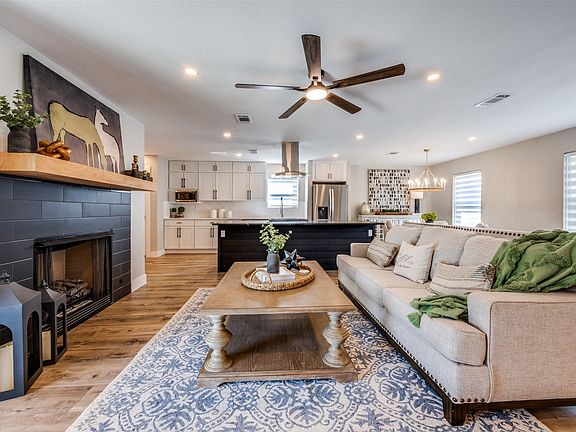 5th image of 715 Stonecrest Rd